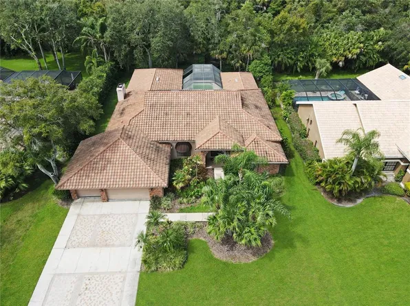 2402 Huntington Blvd, Safety Harbor, FL 34695