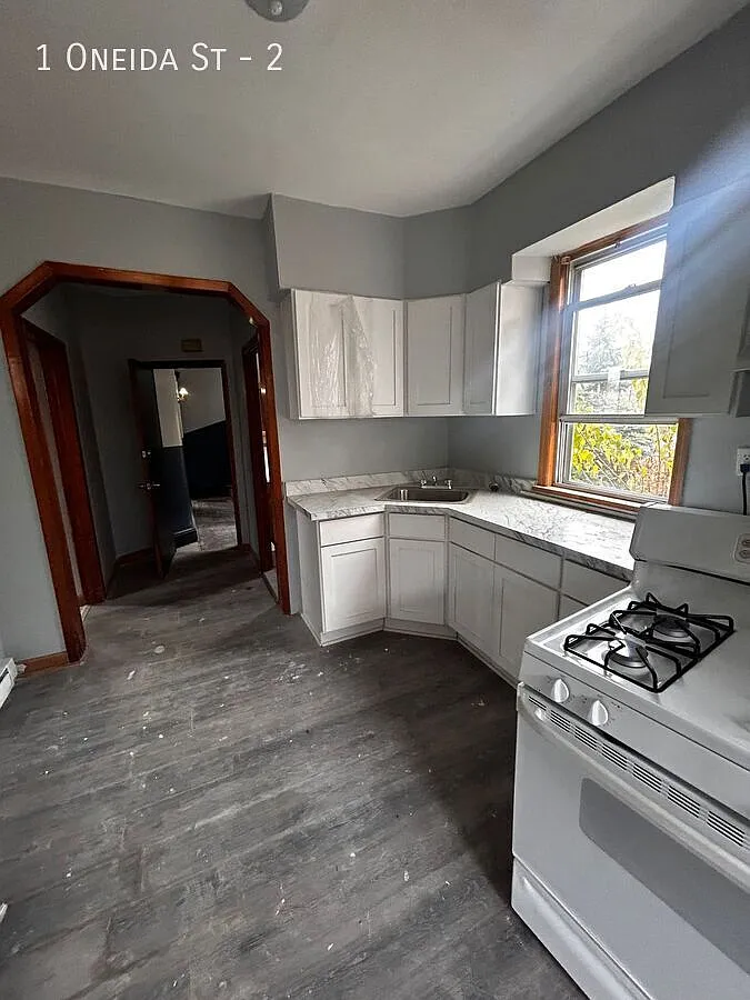 3 bed, $2,900 — Photo 1