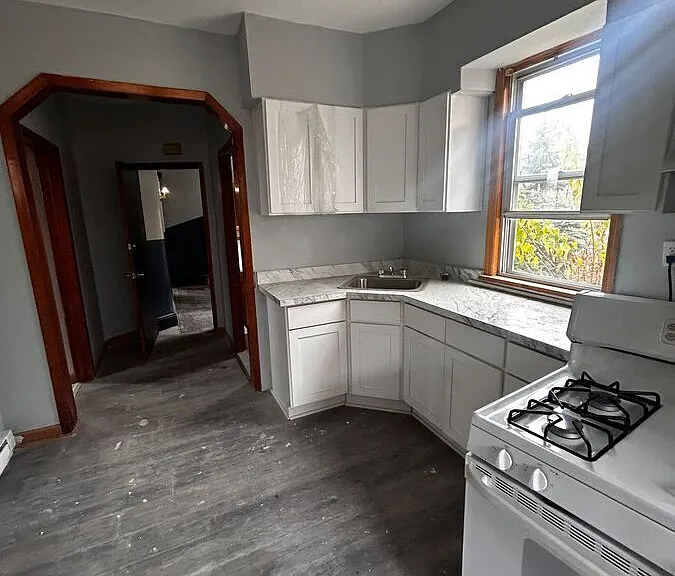 1 Oneida St #2 — Photo 1