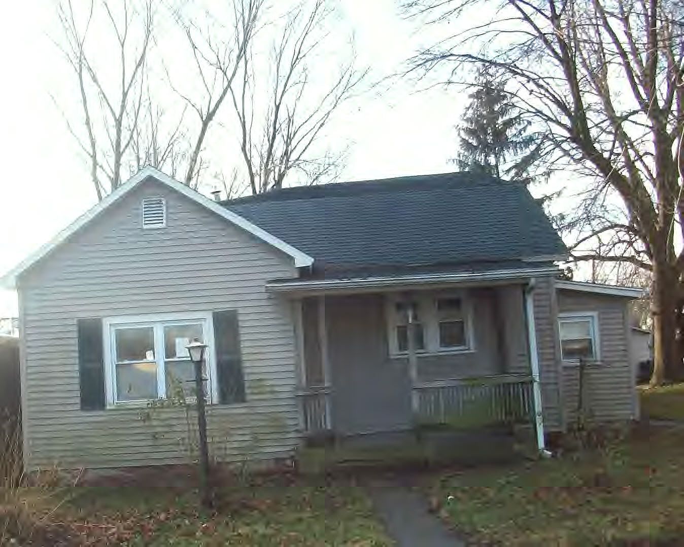 621 E Main St, Hoopeston, IL 60942 Zillow