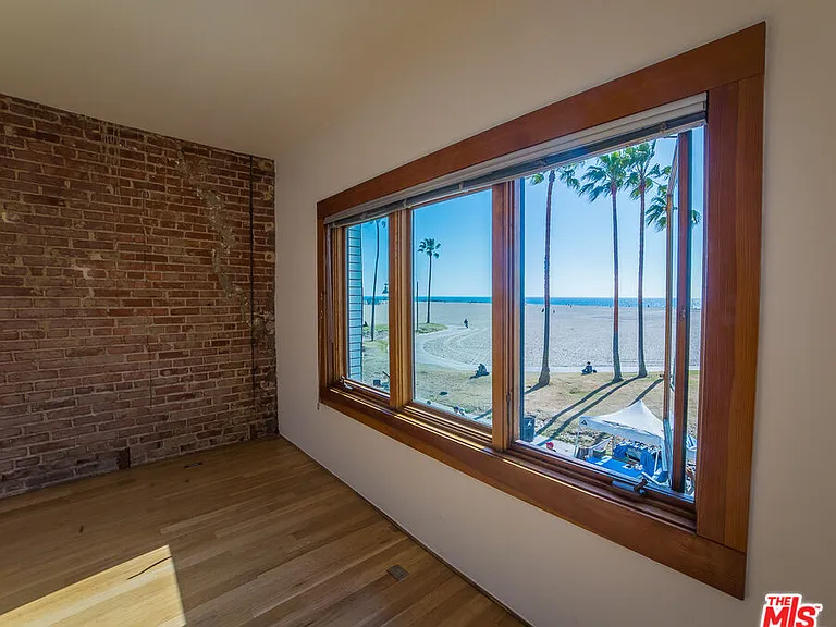 8 Brooks Ave #11 — Photo 34