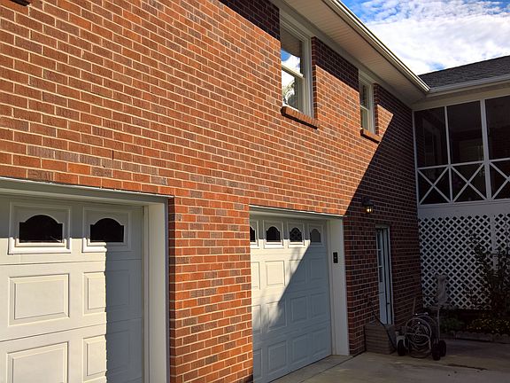 2nd image of 405 Orange Dr