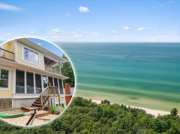 876 S Beach St, Pentwater, MI 49449
