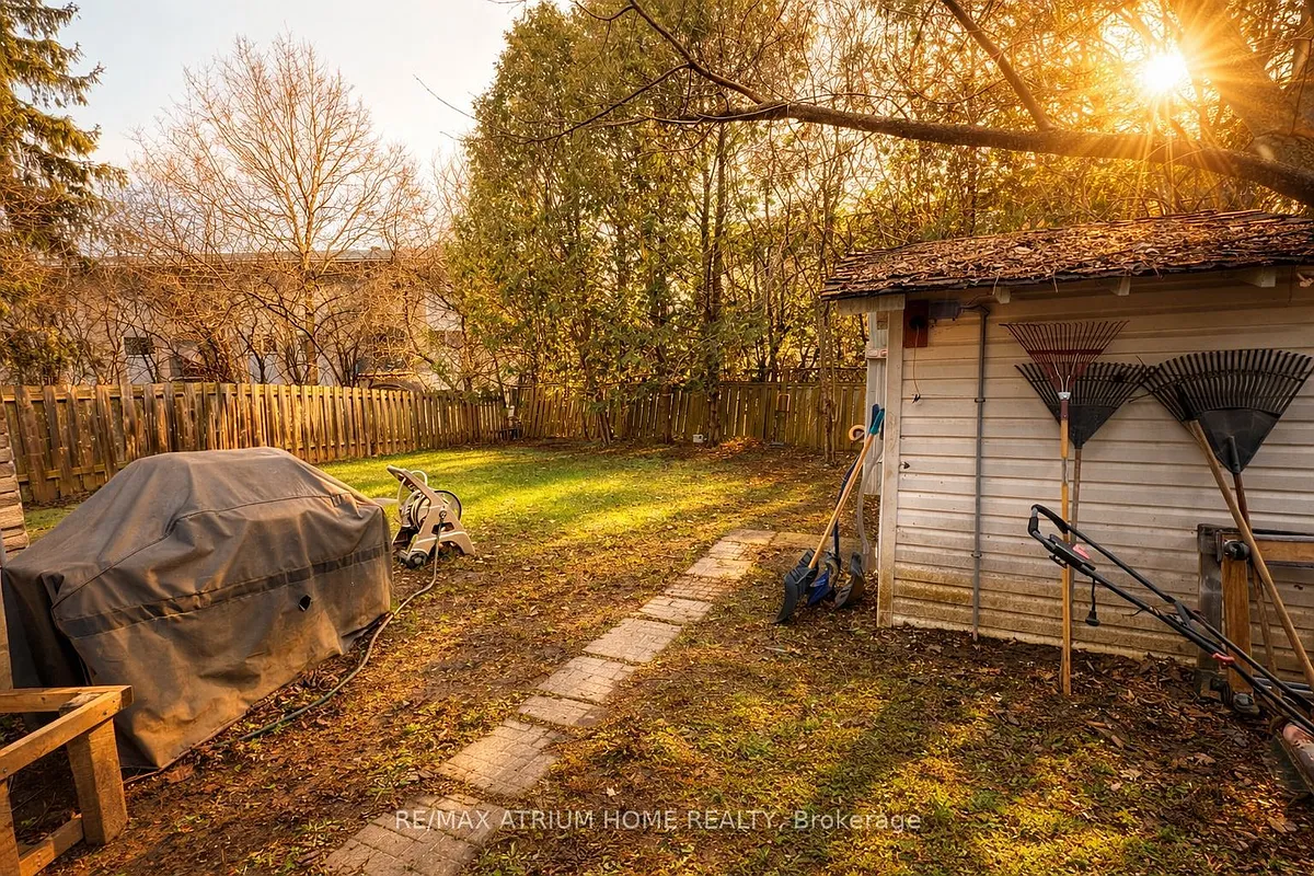 Building Photo - 181 B Cedarvale Cres