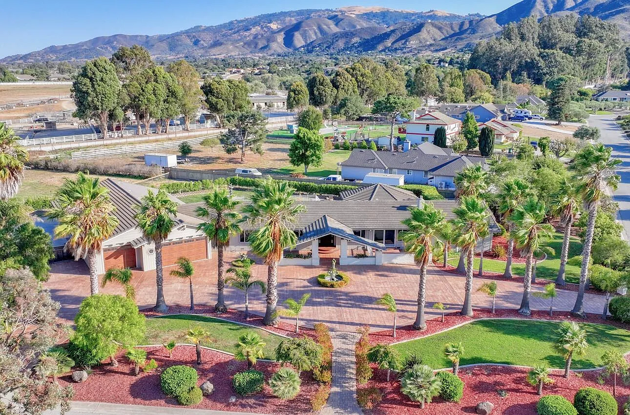 22125 Ranchito Dr photo 1