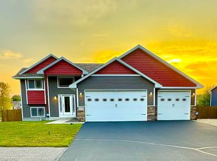 26322 22nd St W, Zimmerman, MN 55398