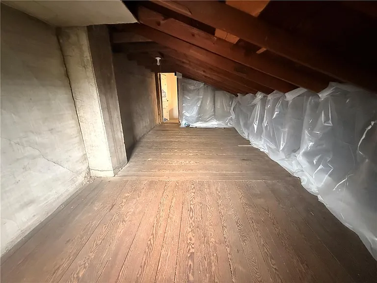 943 Center St #2 — Photo 20