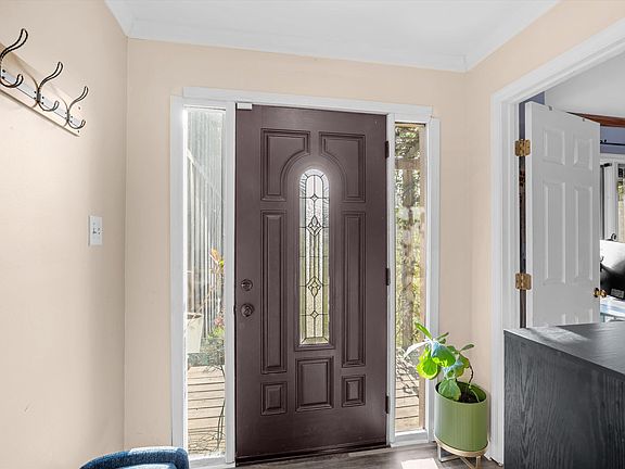 5th image of 606 Ridge Way