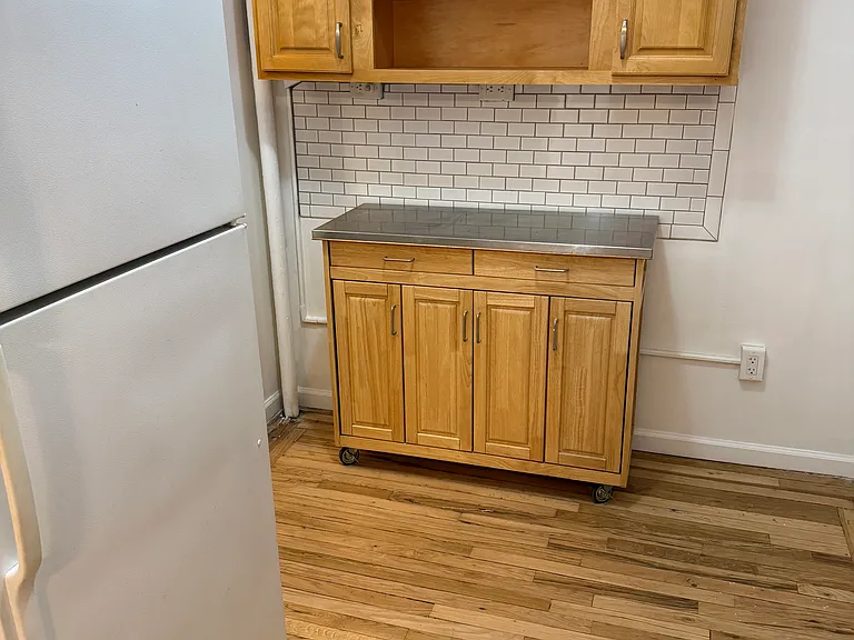 226 E 27th St #5A — Photo 4