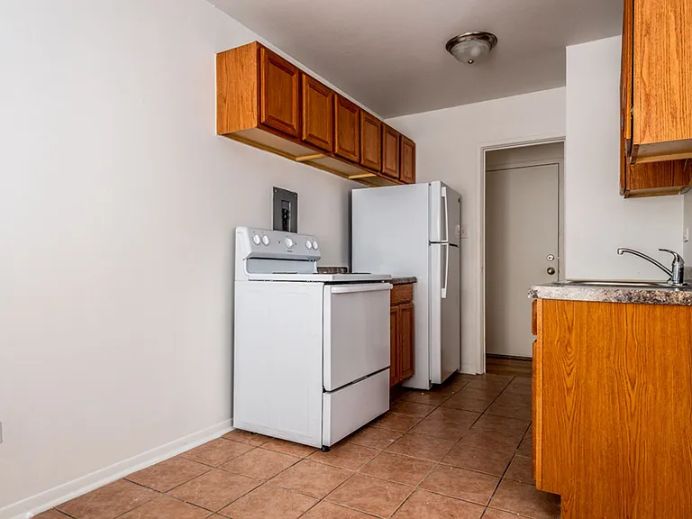 8342-8350 S Ellis Ave Chicago, IL 60619 — Photo 17