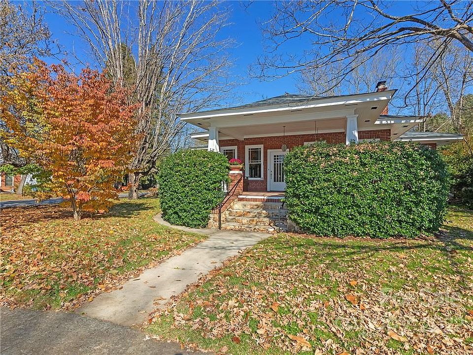 218 W Main St, Brevard, NC 28712 Zillow