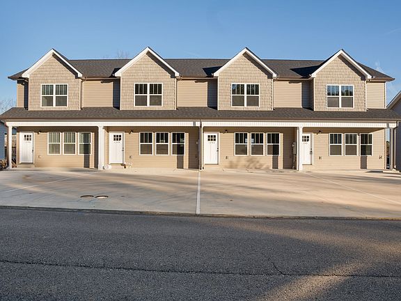 2nd image of 1346 Unity Dr NE