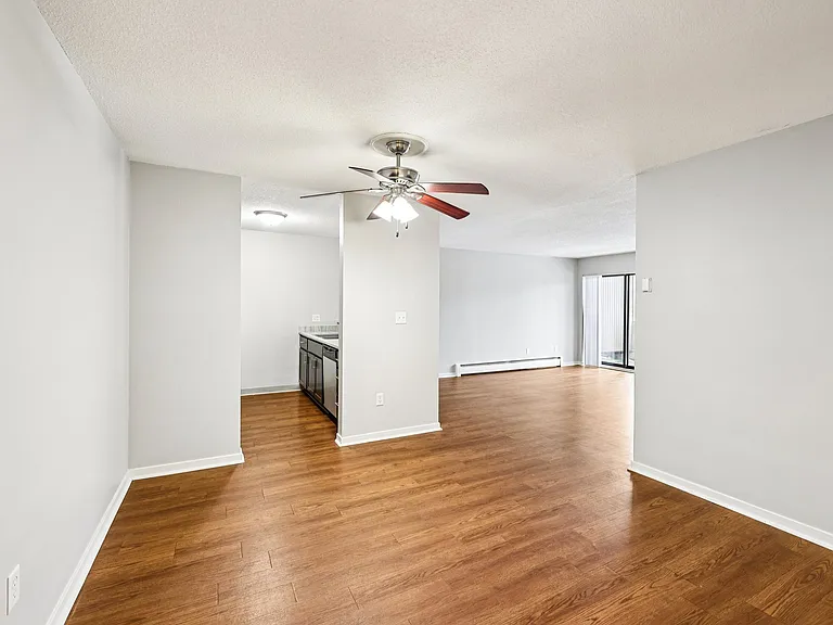 Lexington Hills Apartments — Photo 50