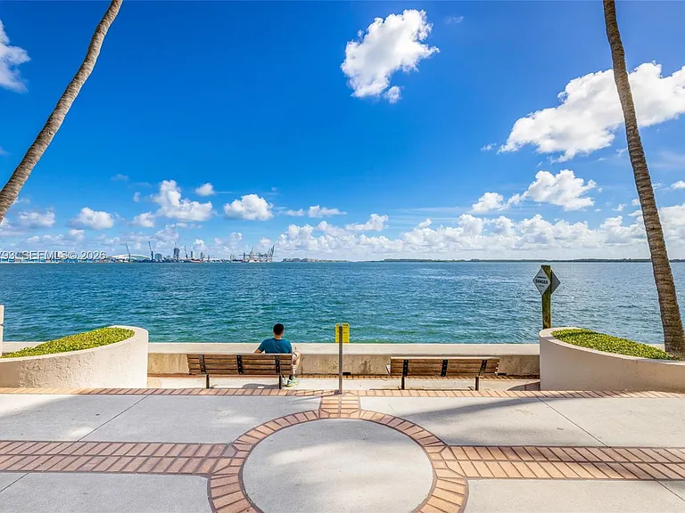 540 Brickell Key Dr #809 — Photo 18