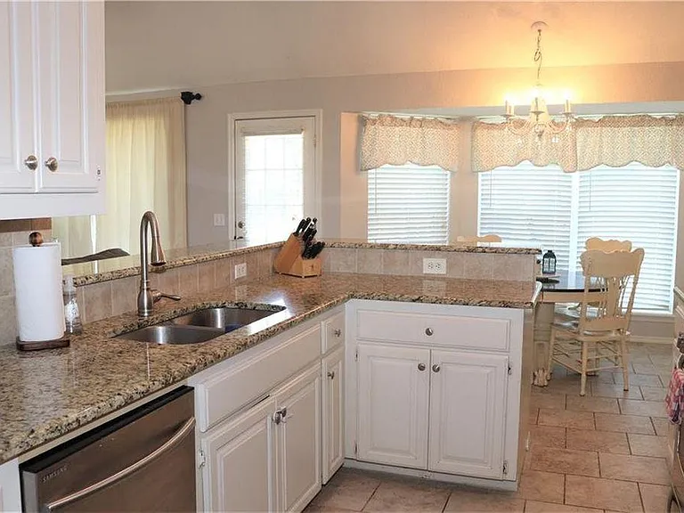 3705 Crail Dr — Photo 5