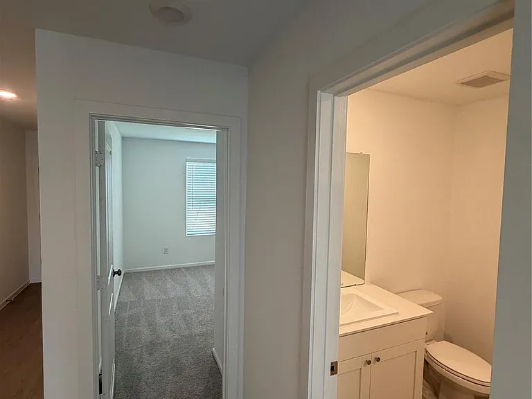 908 Woodhaven Lakes Dr — Photo 5
