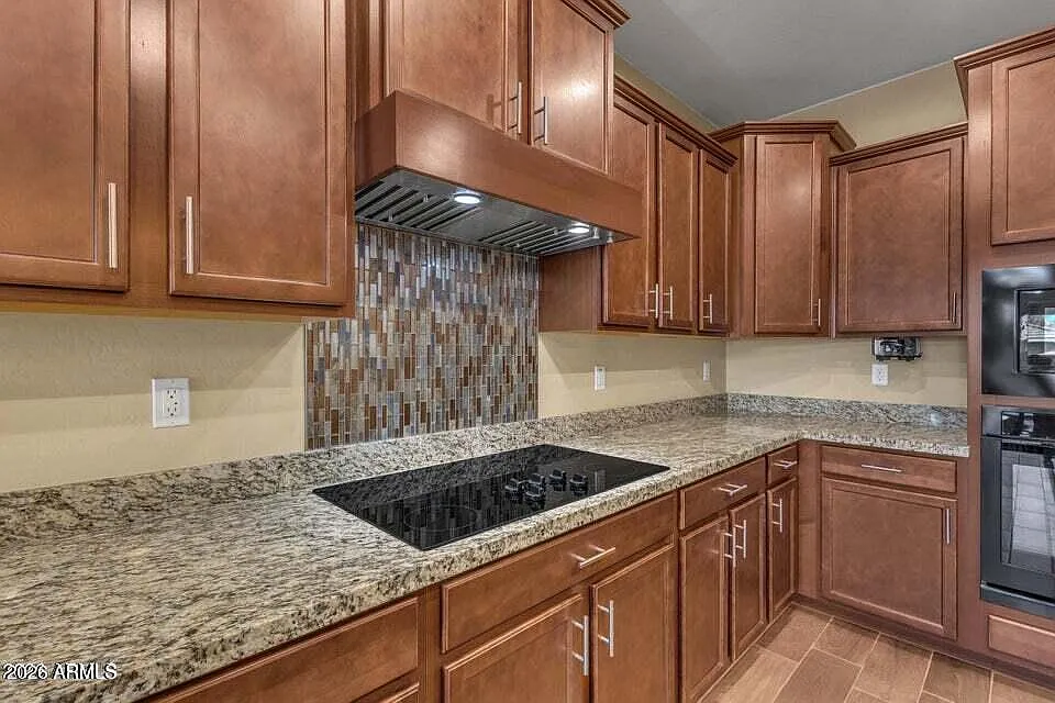 3 bed, 2.0 bath, 1982 sqft, $3,000 — Photo 4