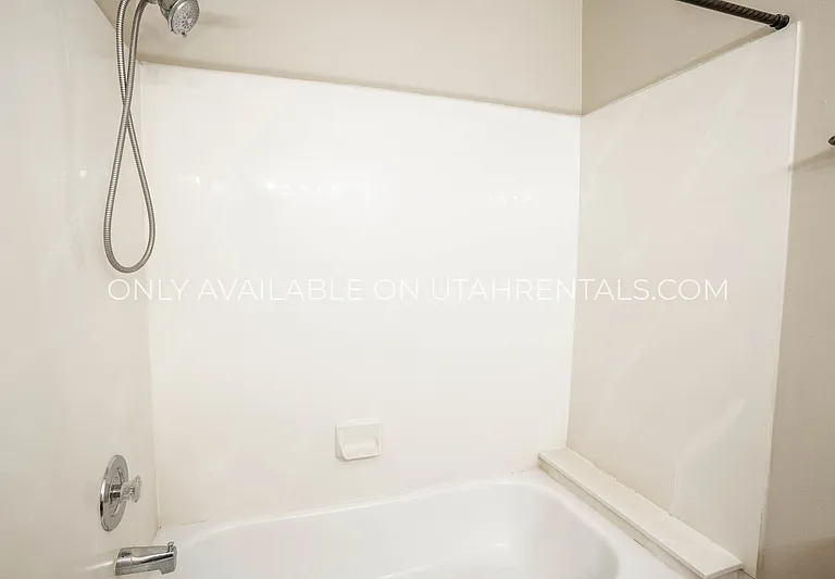 1512 S 175 E — Photo 11