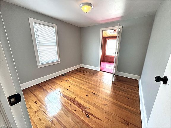 5th image of 217 S Jonesville Blvd