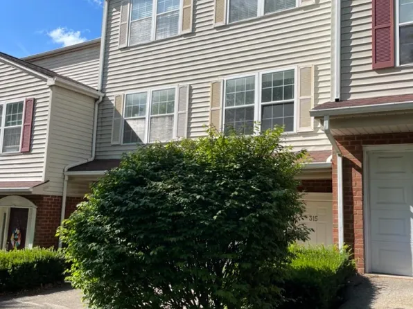 315 Silver Leaf Dr, Christiansburg, VA 24073