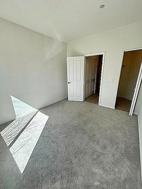 2 bed, 993 sqft, $895 — Photo 2