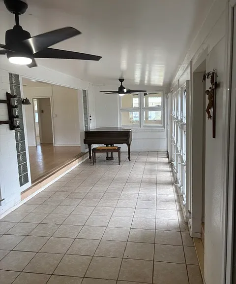 114 Bay St — Photo 2