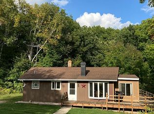 W2924 Pensaukee Ln, Cecil, WI 54111