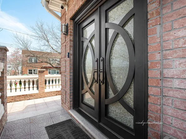 83-18 58th Avenue image 2 of 43