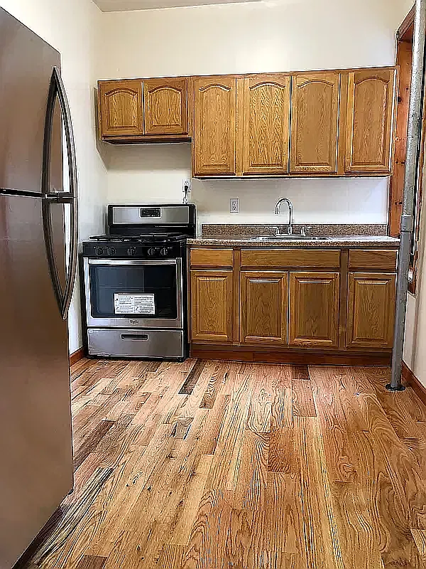 1435 Carroll Street — Photo 3