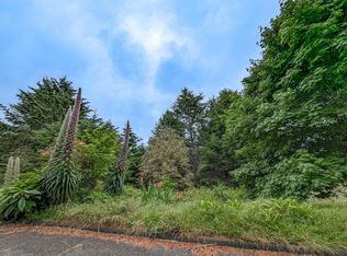 130 Eileen Rd, Whitethorn, CA 95589