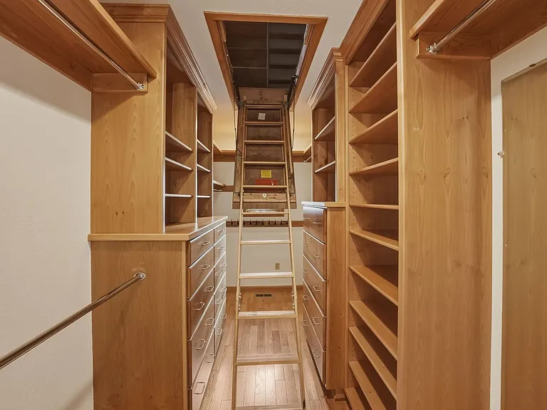 637 NW Silver Buckle Rd — Photo 13