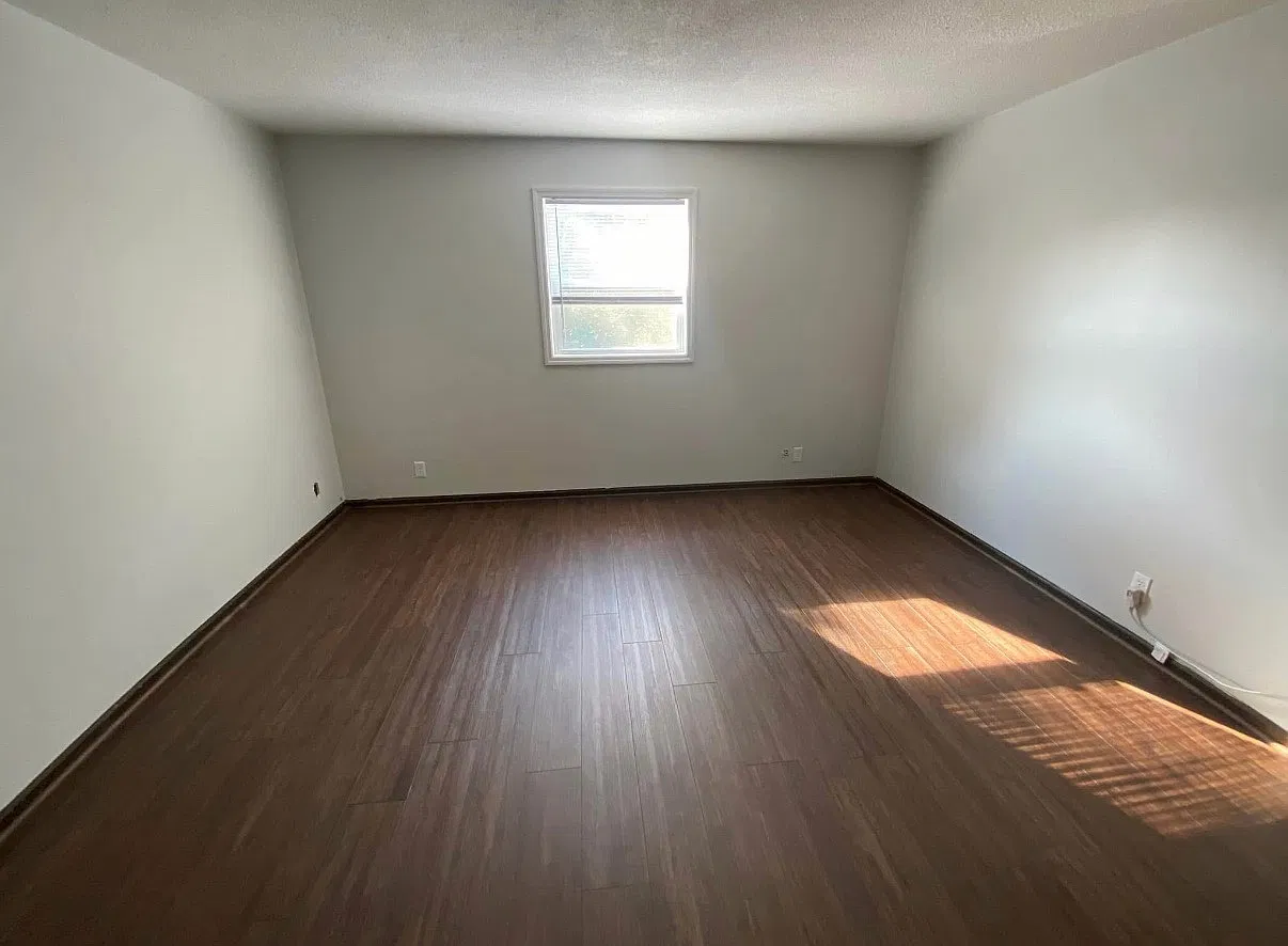 1 bed, 750 sqft, $1,050 — Photo 4