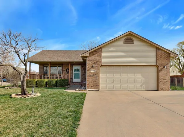 2707 Lochinbar Ct, Augusta, KS 67010