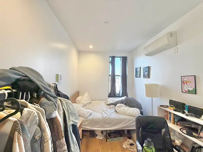 172 Suydam St #4R — Photo 4