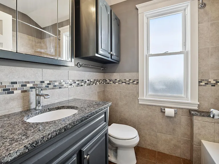 4140 N Austin Ave #2 — Photo 15