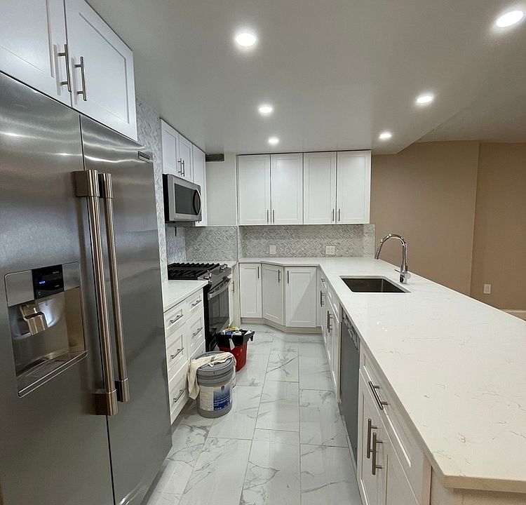 1st image of 305 E 86th St #9AWE