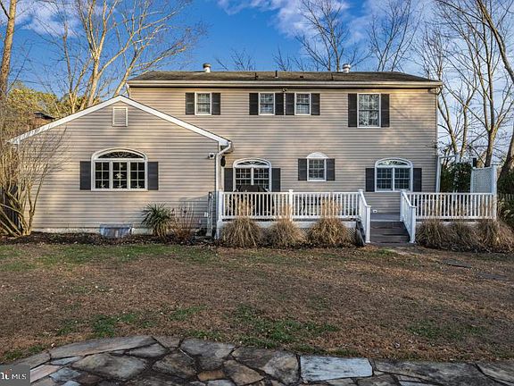 5th image of 971 Alexandria Dr