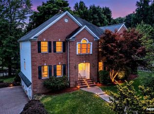2 Concord Ct, Mahwah, NJ 07430