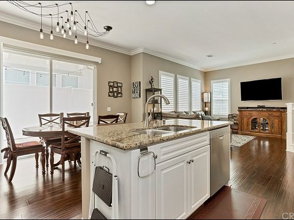 Kitchen, Island and Dining R