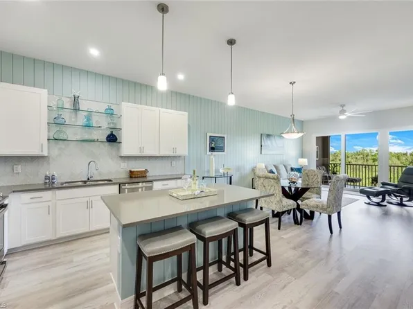 164 Indies DR E #203, NAPLES, FL 34114