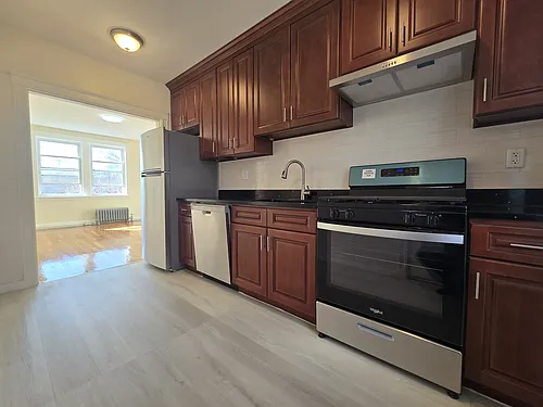 183 Kent St Photo 1