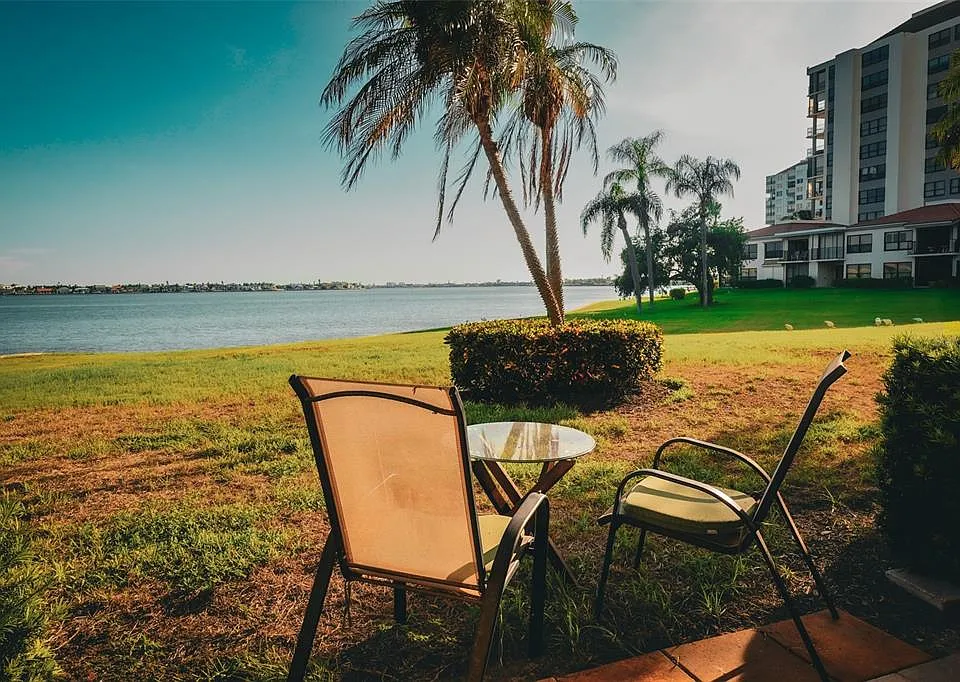6295 Bahia Del Mar Cir #111