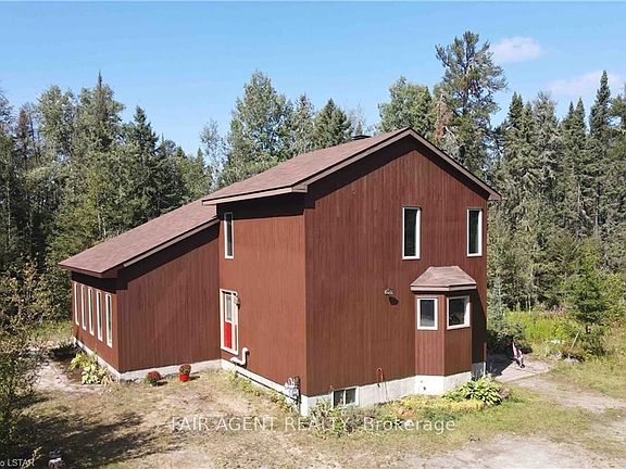 3rd image of 810 Laforest Rd