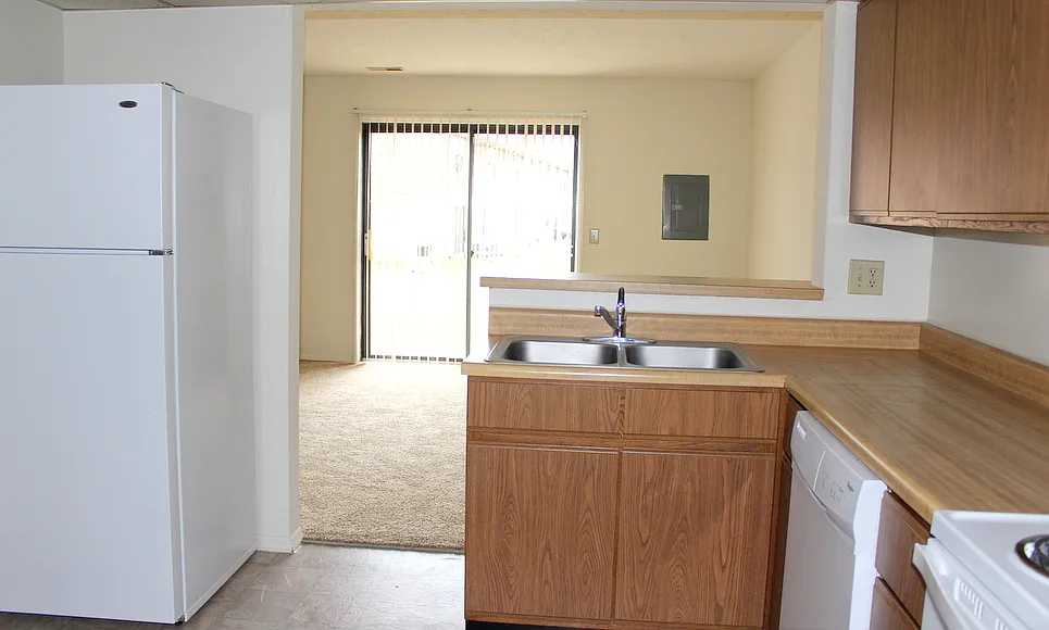 2468 Cross Village Drive — Photo 4