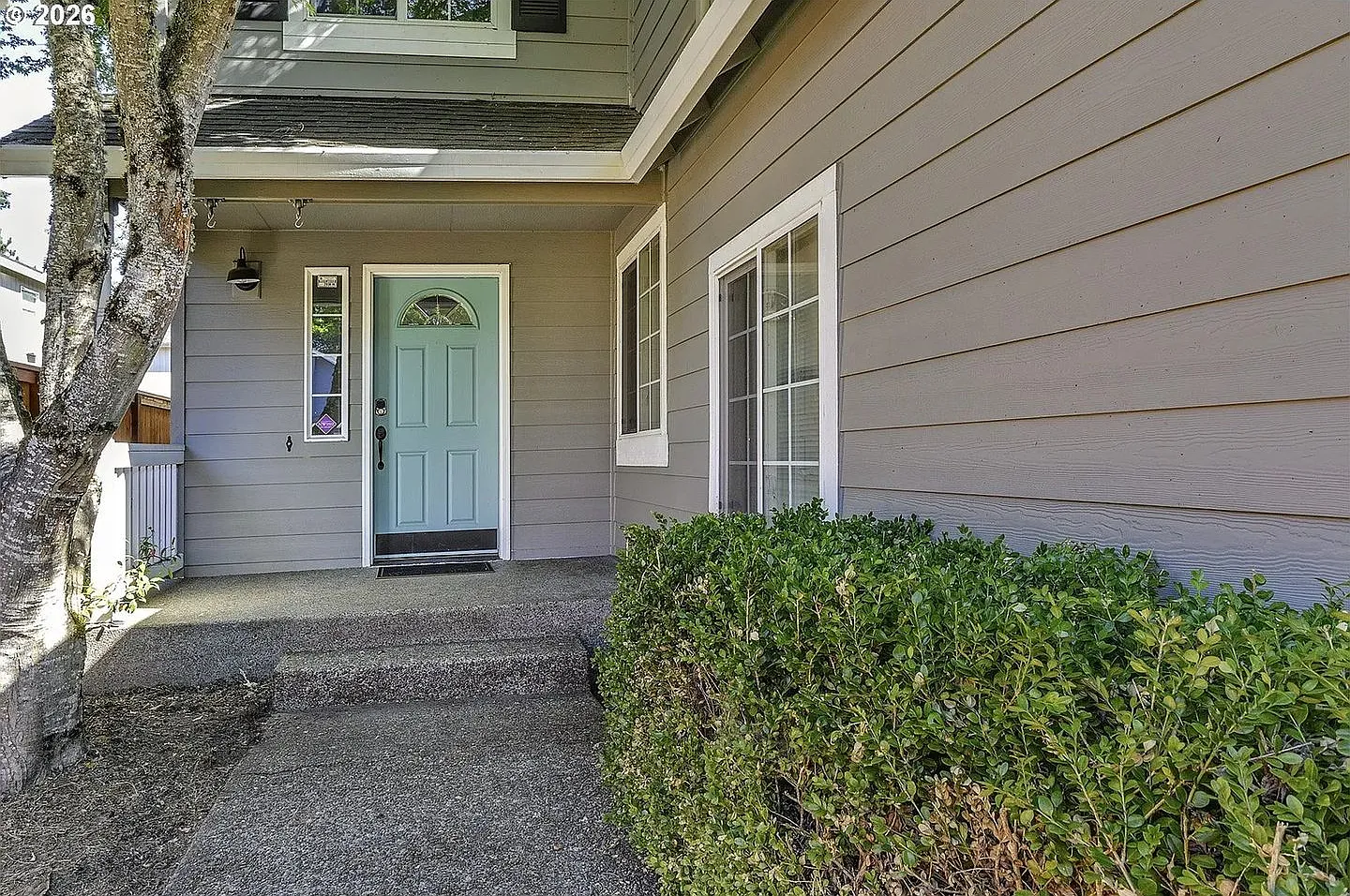 Spacious Hillsboro 3 Bedroom Home with Vaulted Ceilings, Office, Open Kitchen & 2-Car Garage — Photo 2