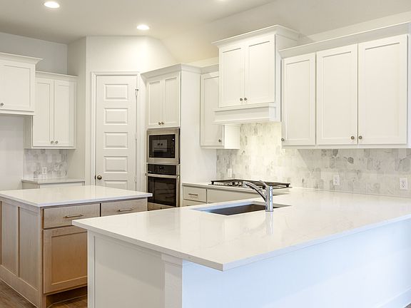 2nd image of 128 Ironbark Bnd