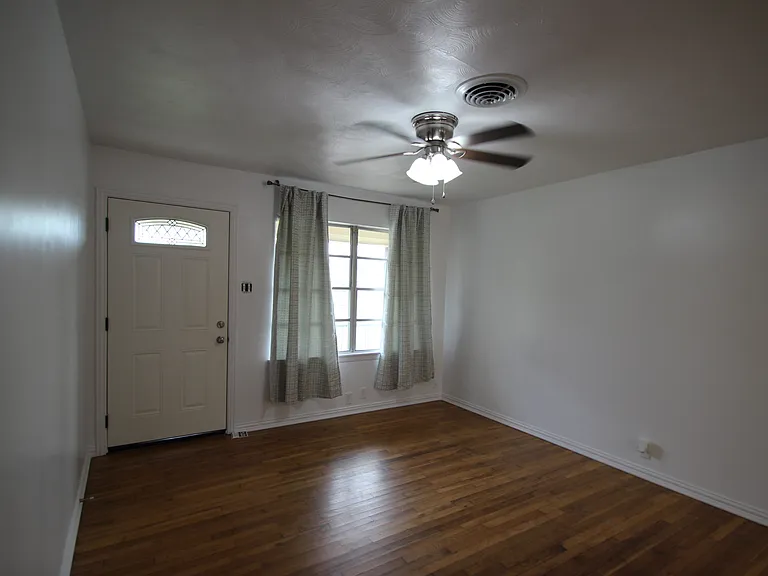 1921 Deborah Dr — Photo 37
