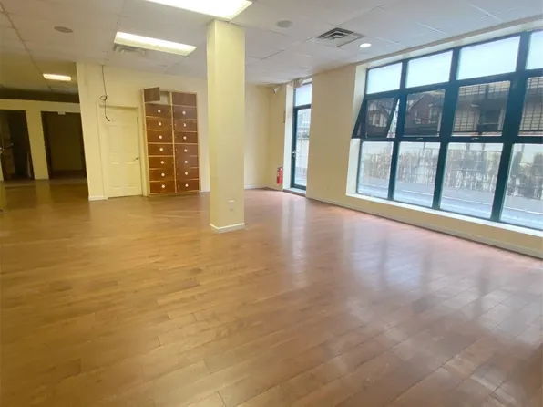 136-16 35th Avenue image 4 of 6