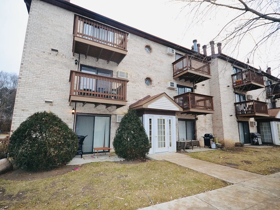528 E Spruce Dr #3