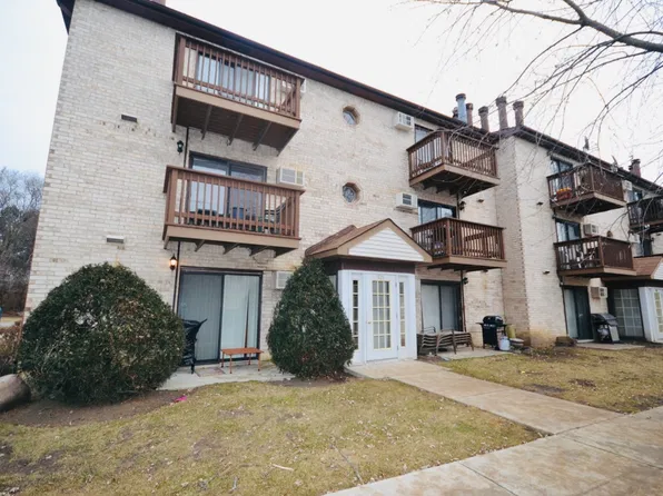 528 E Spruce Dr #3, Palatine, IL 60074